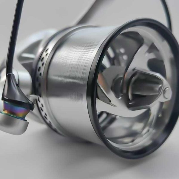 DIWA White Knight 801 Surf Casting Reel - 210m Super Long Cast, Versatile 35 Line Cup for Beach and Shore Fishing - Image 4